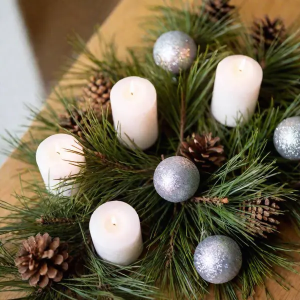 Christmas Wreath Candles — Stock Photo, Image