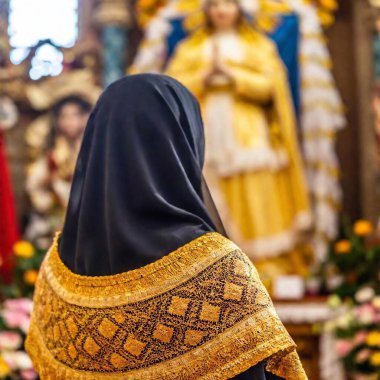 woman praying at church clipart