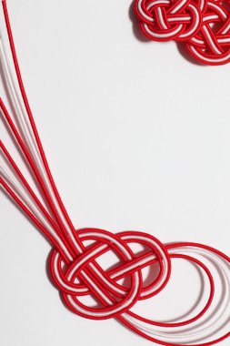 Yeni yıl tebrik kartlarının görüntüleri. Arkaplan rengi beyaz.