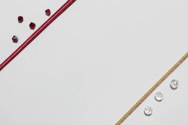 Beyaz arkaplanlı kart şablonu. Metin için yer.