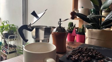 Kahve, Masada Kahve fincanı, Boş Alan...,