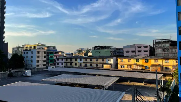 Mimari, şehir manzaralı güneş ışığı, kopyalama alanı