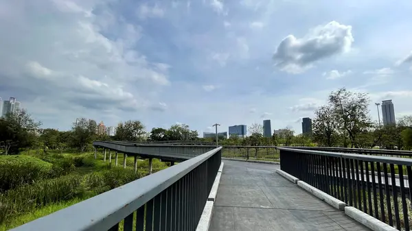 Parktaki boş yol, boşluğu kopyala