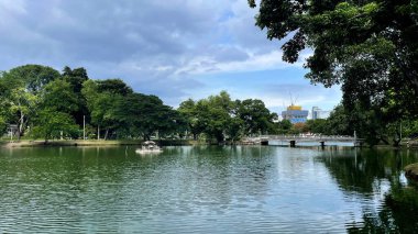 Şehir parkının güzel manzarası