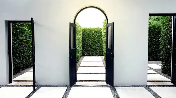 Yazın yeşil bahçe