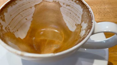 Kahve çekirdekli sütlü kahve.