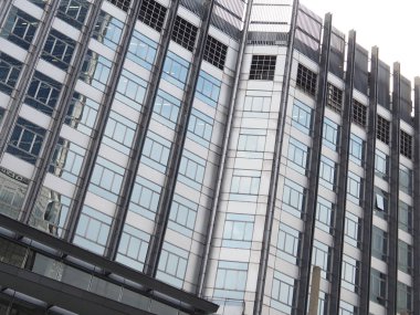 Şehrin modern binası