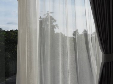 Beyaz arkaplandaki pencere