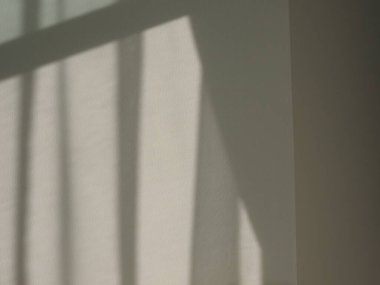 Gölgeli ve gölgeli pencere