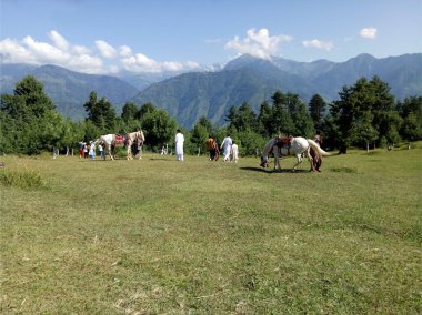 Dağların, gölün, bulutların ve arka planların HD fotoğrafını indir, Tarbela Jheel Gölü Haripur