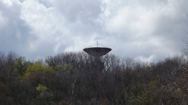 Uzay iletişimi için parabolik anten