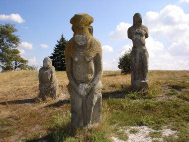 Polovtsian taş kadınları. Dini heykeller. 9.-13. yüzyılın sanat eseri.