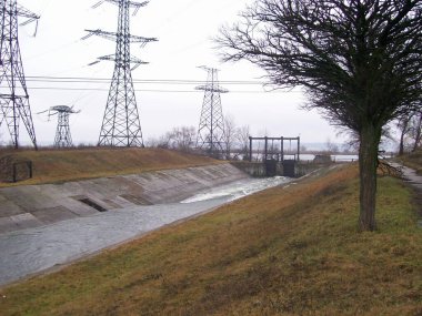 Elektrik santrali elektrik üretir. Ekoloji. Hava emisyonları.