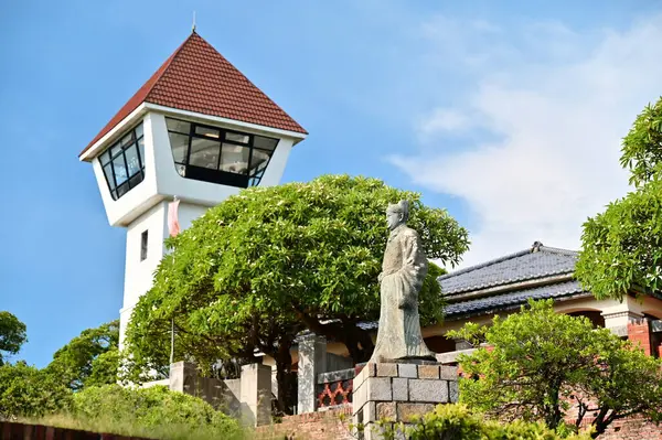 Stock image Taiwan - 07.09.2024: Anping Fort, originally Fort Zeelandia, was built by the Dutch in the early 17th century. The statue of Koxinga here symbolizes Taiwans resilience and resistance against foreign invasion.