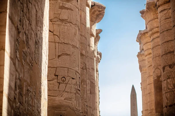 Karnak Tapınağındaki Duvarlarda Sütunlarda Farklı Hiyeroglifler Var Karnak Tapınağı Eski — Stok fotoğraf