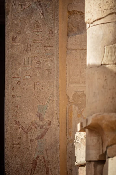 Όμορφη Τοιχογραφία Ιερογλυφικά Μέσα Στο Ναό Της Χατσεπσούτ Jeser Jeseru — Φωτογραφία Αρχείου