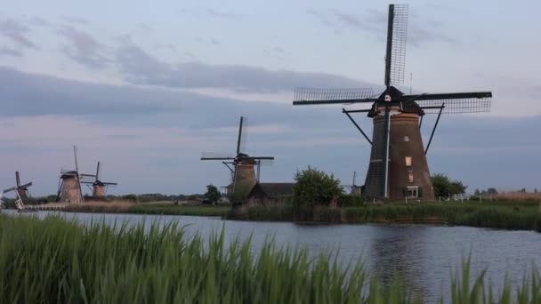 Beautiful Wooden Windmills Sunset Dutch Village Kinderdijk Windmills Run Wind — Stock Video