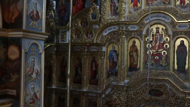 Dentro Catedral Assunção Ortodoxa Kiev Pechersk Lavra Muitos Ícones Santos — Vídeo de Stock