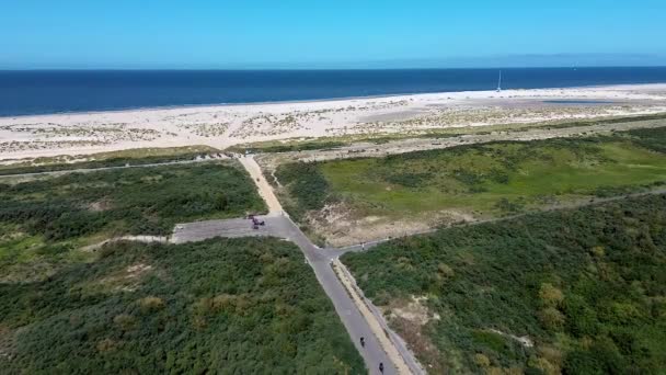 Vista Superior Playa Kijkduin Mar Vuelo Sobre Campos Con Hierba — Vídeos de Stock