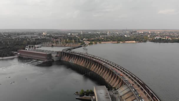 Pemandangan Indah Dari Atas Pembangkit Listrik Tenaga Air Terbesar Ukraina — Stok Video