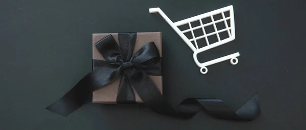 Geschenkkarton Warenkorb Black Friday Sale Banner Weihnachtsgeschenke Commerce Online Shop — Stockfoto