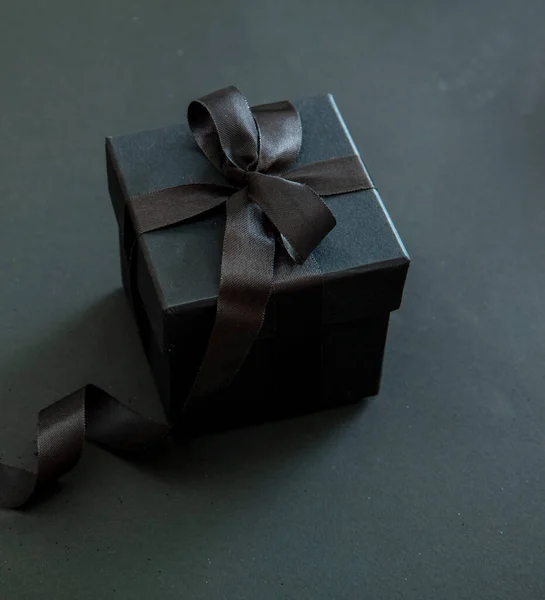 Black Friday Sale Gift Box Black Ribbon Isolated Black Close — Stock Photo, Image