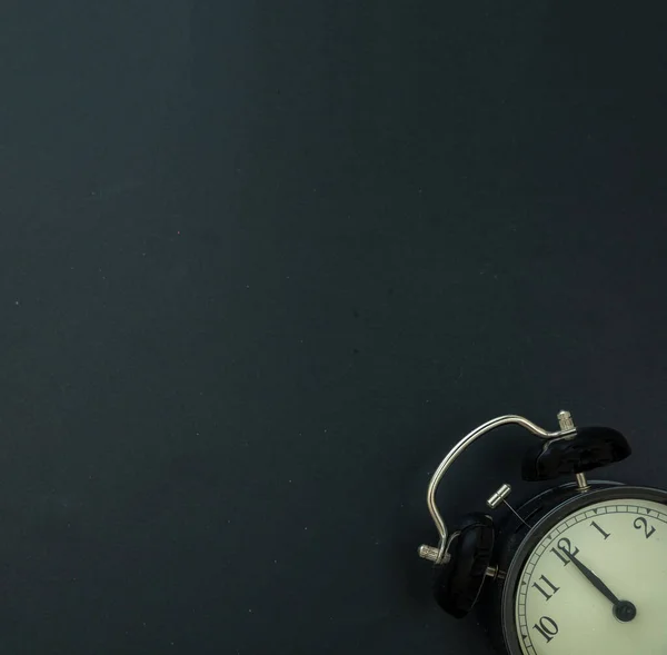 Konsep Waktu Penjualan Jumat Hitam Jam Alarm Vintage Hitam Pada — Stok Foto