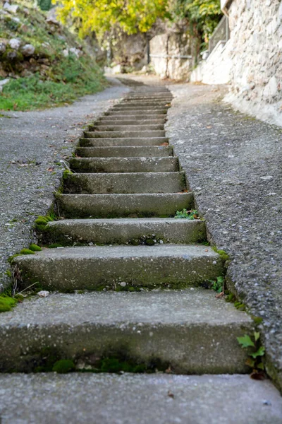 Step Step Reach Top Narrow Stairway Direction Concrete Stair Hiking — Stock Photo, Image