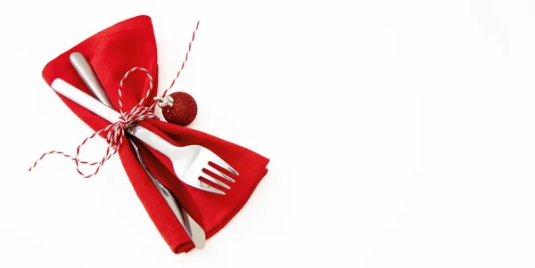 Kerstvakantie Tafel Dekken Feest Diner Bestek Rode Doek Servet Touw — Stockfoto