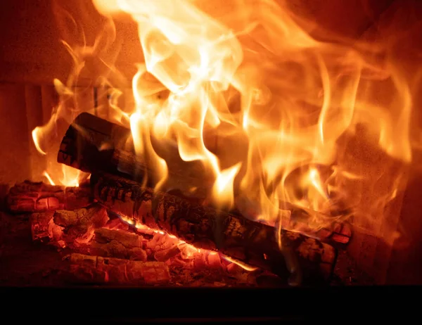 Пламя Огня Горящие Дрова Камин Близко Теплый Дом Зимой Вид — стоковое фото