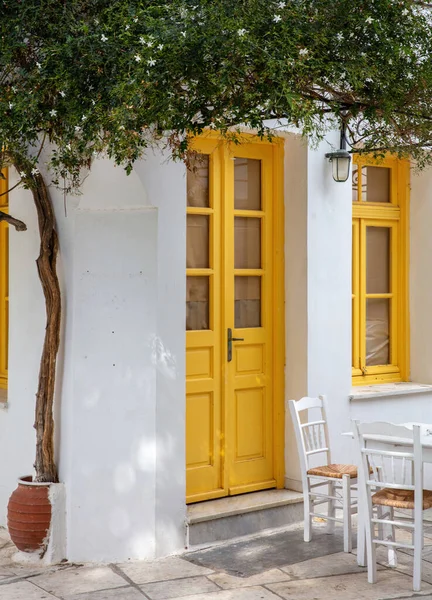 Греция Тинос Остров Искусства Желтый Цвет Двери Дома Белой Стене — стоковое фото
