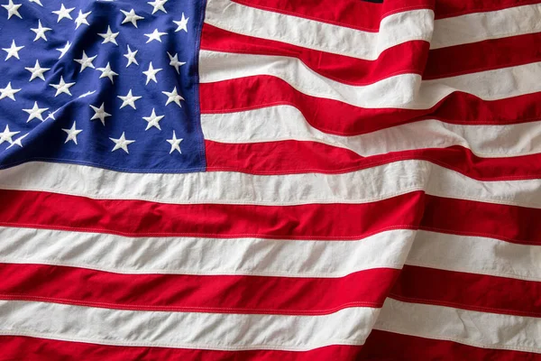 アメリカの国旗波背景 アメリカ国民の祝日 記念と独立記念日 7月4日のコンセプト — ストック写真