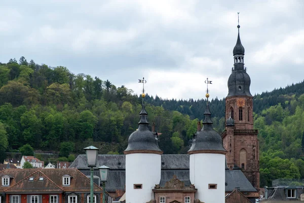 Alemania Heidelberg Vista Superior Dos Torres Blancas Junto Puerta Arqueada — Foto de Stock
