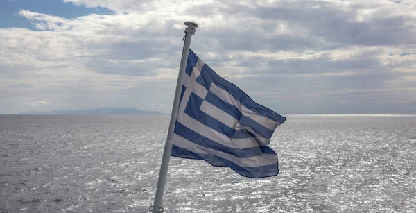Греция Символизирует Ведущую Судоходную Державу Мире Греческий Флаг Флагштоке Машущем — стоковое фото