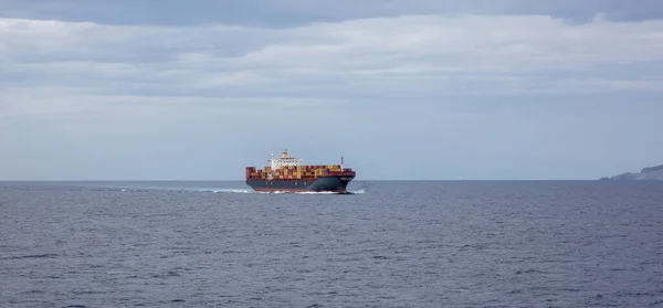 Conteneur Cargo Pleine Charge Navigue Pleine Mer Ondulée Fond Importations — Photo