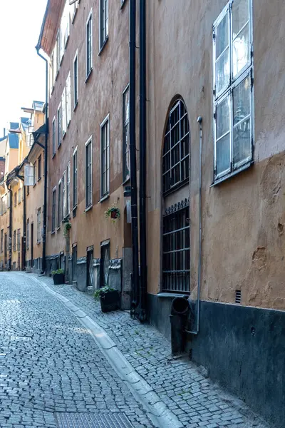 Szwecja Sztokholm Tradycyjny Kolorowy Budynek Latarnią Roślina Doniczkowa Przy Pustej Obrazy Stockowe bez tantiem