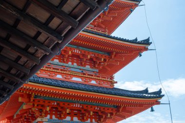 Kyoto Japonya, Sanjunoto pagoda detayı Kiyomizu deraTemple, mavi gökyüzü, güneşli bahar günü