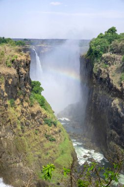 Victoria Şelalesi, Zambezi Nehri 'ndeki şelale Zambiya ve Zimbabwe arasındaki sınırda. Afrika