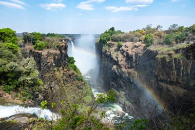 Victoria Şelalesi, Zambezi Nehri 'ndeki şelale Zambiya ve Zimbabwe arasındaki sınırda. Afrika
