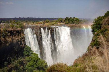 Victoria Şelalesi, Zambezi Nehri 'ndeki şelale Zambiya ve Zimbabwe arasındaki sınırda. Afrika