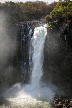 Victoria Şelalesi, Zambezi Nehri 'ndeki şelale Zambiya ve Zimbabwe arasındaki sınırda. Afrika