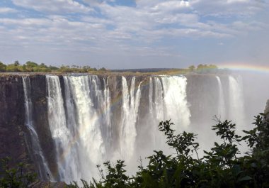 Victoria Şelalesi, Zambezi Nehri 'ndeki şelale Zambiya ve Zimbabwe arasındaki sınırda. Afrika
