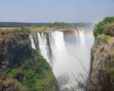 Victoria Şelalesi, Zambezi Nehri 'ndeki şelale Zambiya ve Zimbabwe arasındaki sınırda. Afrika