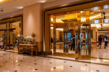 22 Mart 2025. Birleşik Arap Emirlikleri. Abu Dabi 'deki Emirates Palace Oteli. Lüks otel lobisi.