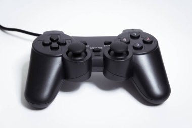 Beyaz arkaplanda siyah denetleyici, video oyunu aygıtı, beyaz arkaplanda Joystick.