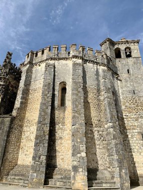 Portekiz 'deki ortaçağ şatosunun taş duvarının fotoğrafı 