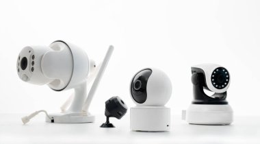 Beyaz Arkaplanda Modern Ev Güvenlik Kameraları Koleksiyonu