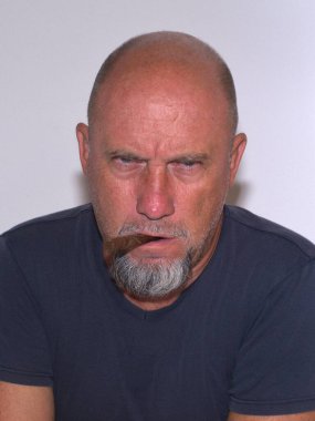 Kendi portresi - Patron - 50 yaşında Toskana purosu olan