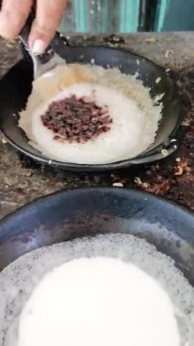 Geleneksel Endonezya Serabisi çikolatalı. Hizmet etmeye ya da satmaya hazır.