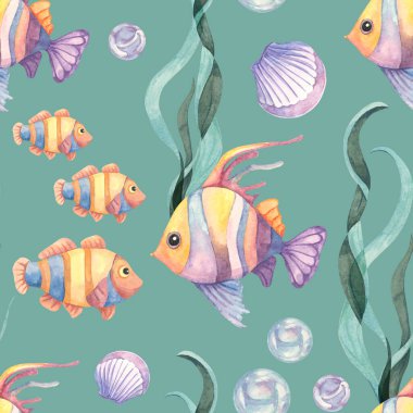 Mor ve sarı balıklar, deniz yosunu, deniz kabukları ve deniz mavisi üzerinde pürüzsüz desenli kabarcıklar. Kağıt, kumaş tasarımı ve çocuk dekorasyonu için mükemmel bir suluboya çizimi